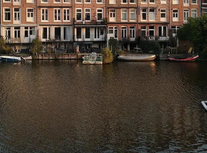 Canal View アパート *