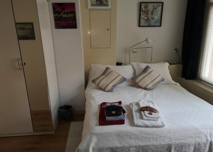 Canal View アパート